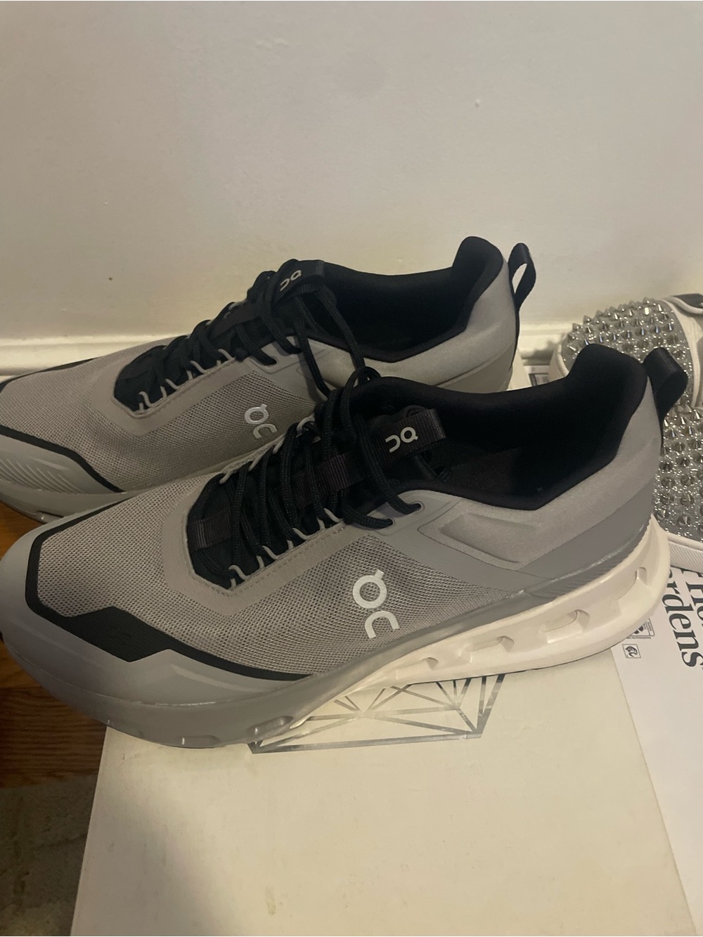 On Running Men's Light Grey and Black Athletic Sneakers